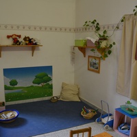  [Angolo morbido predisposto per favorire il libero movimento e l'esplorazione sensoriale degli oggetti, Micronido Montessori gestito dall’ONM in Convenzione con Roma Capitale, via Nomentana 56, primo decennio del Duemila] – Archivio ONM.$$$526