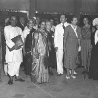 [Maria Montessori, alla sua sinistra la nipote Marilena M. Montessori e a seguire l’on. Maria de Unterrichter Jervolino, presidente dell’Opera Nazionale Montessori, e Mario M. Montessori, Congresso Internazionale Montessori sul tema <em>La formazione dell’uomo nella ricostruzione mondiale</em>, San Remo 22-29 agosto 1949] – Archivio ONM.$$$529