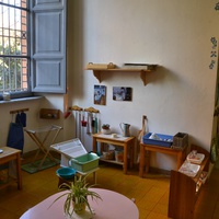 [Angolo per le attività di vita pratica: lavaggi, travasi e cura dell’ambiente, Micronido Montessori gestito dall’ONM in Convenzione con Roma Capitale, via Nomentana 56, primo decennio del Duemila] - Archivio ONM.$$$524