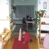 [Primi tentativi di costruzione della torre rosa, Micronido Montessori gestito dall’ONM in Convenzione con Roma Capitale, via Nomentana 56, primo decennio del Duemila] - Archivio ONM.$$$519